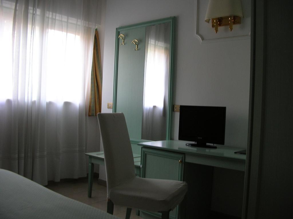 Camera Matrimoniale/Doppia con Letti Singoli con Bagno Privato